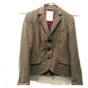 Timeless patterned brown blazer